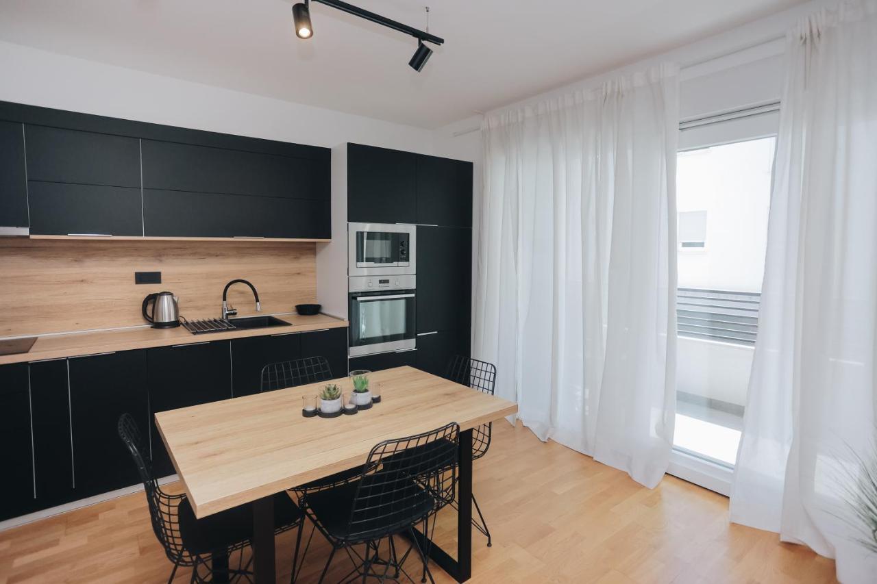 Apartman Tema Διαμέρισμα Ποντστράνα Εξωτερικό φωτογραφία